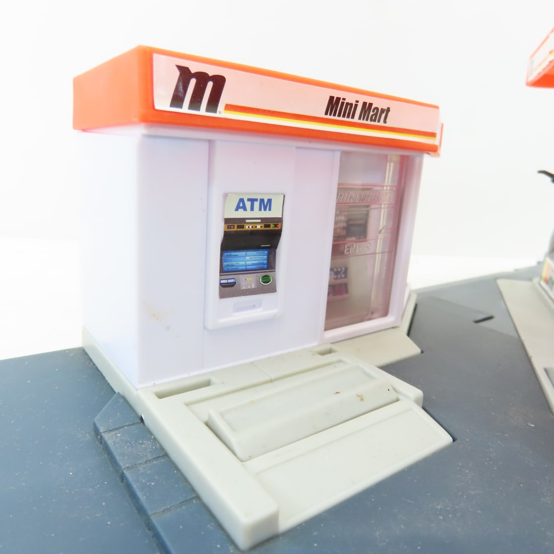 70+ Diecast cars in 2 Cases, Matchbox Gas Station - 15