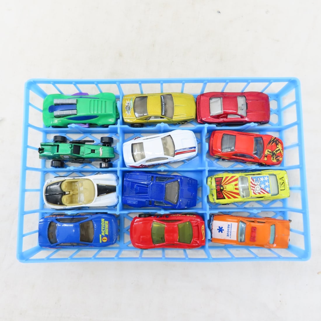 70+ Diecast cars in 2 Cases, Matchbox Gas Station - 4