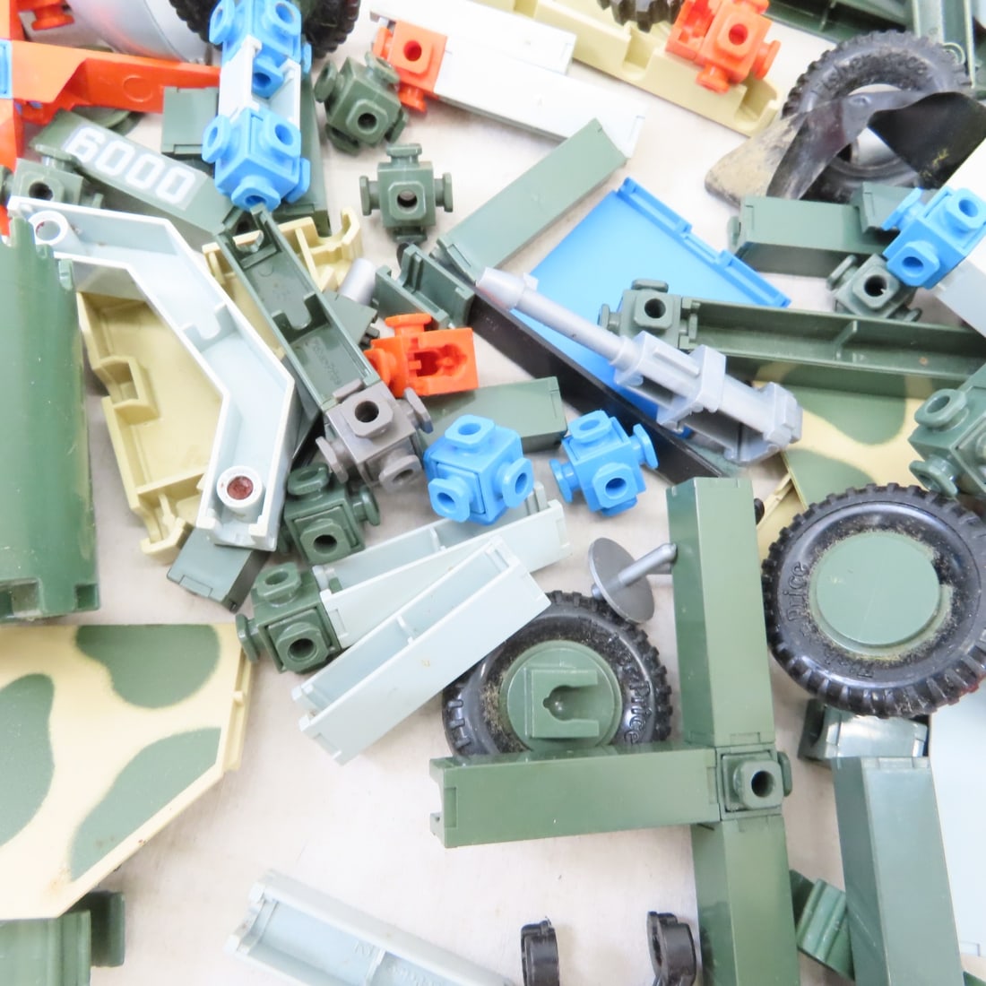 Fisher Price Construx Figures & parts, Lanard Tank - 16