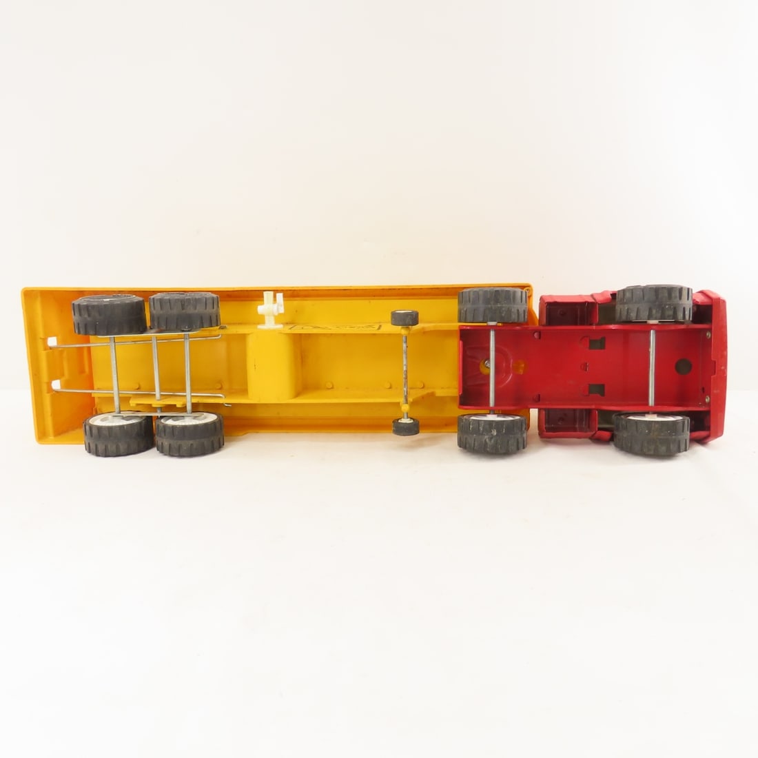 Vintage Tonka Super Tanker Pressed Steel & Plastic - 10