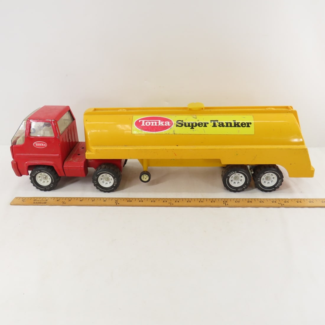 Vintage Tonka Super Tanker Pressed Steel & Plastic - 2
