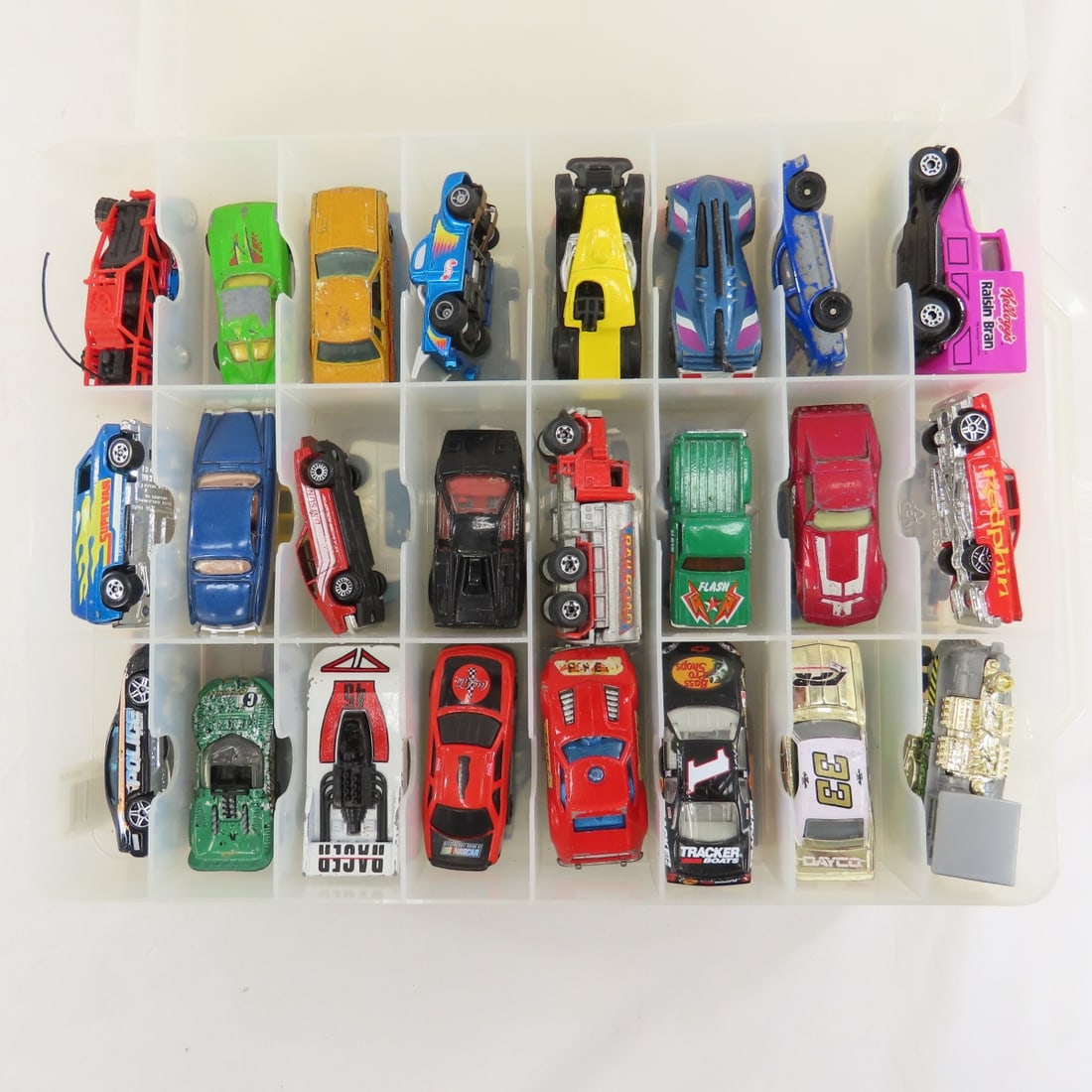 40+ Diecast Vehicles in Case, Hot Wheels & Others - 7