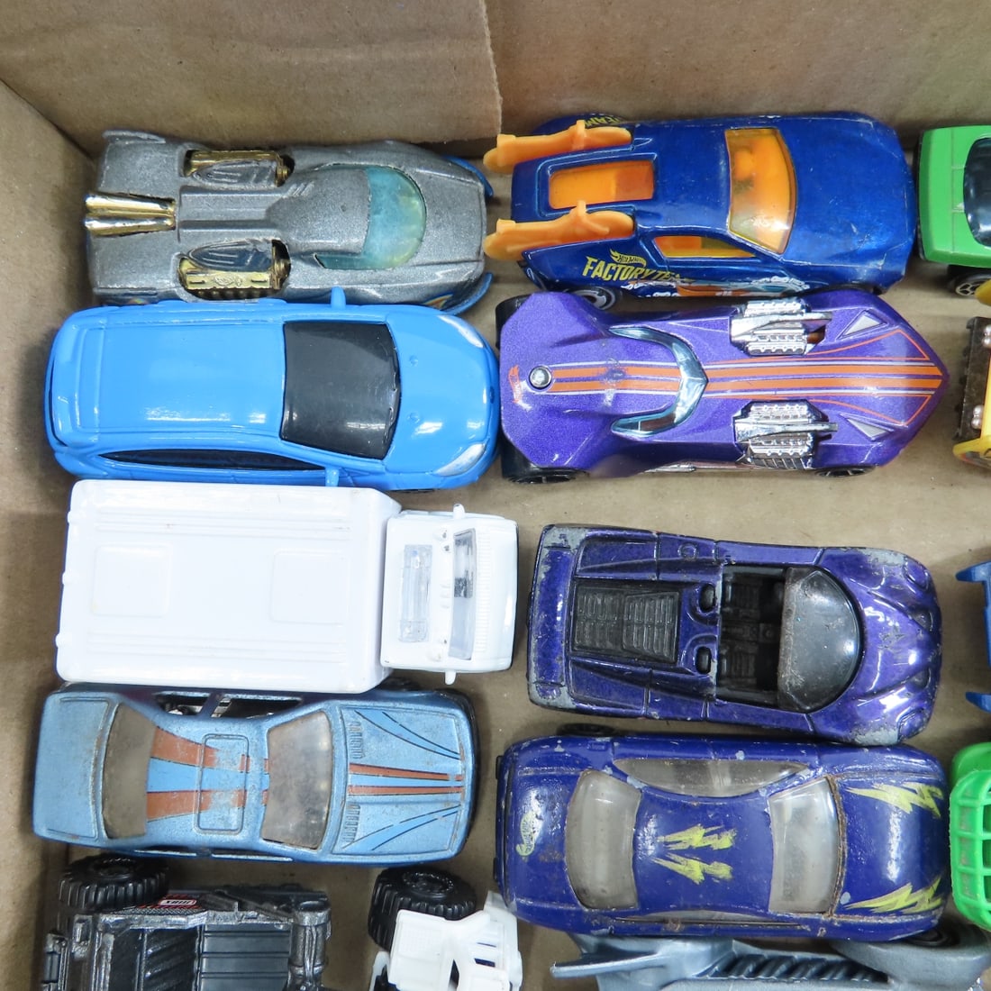 30+ Hot Wheels, Matchbox & Other Diecast Vehicles - 2