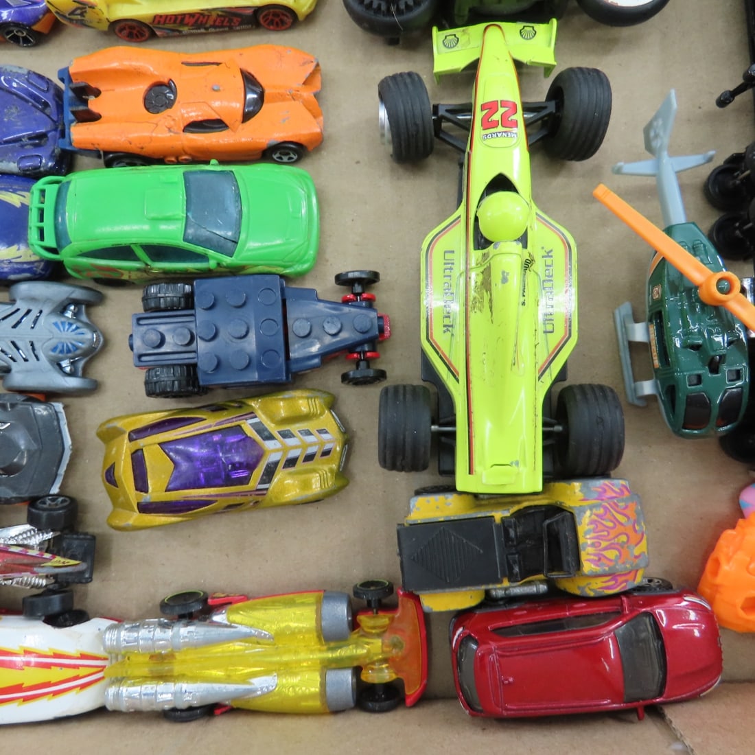 30+ Hot Wheels, Matchbox & Other Diecast Vehicles - 4