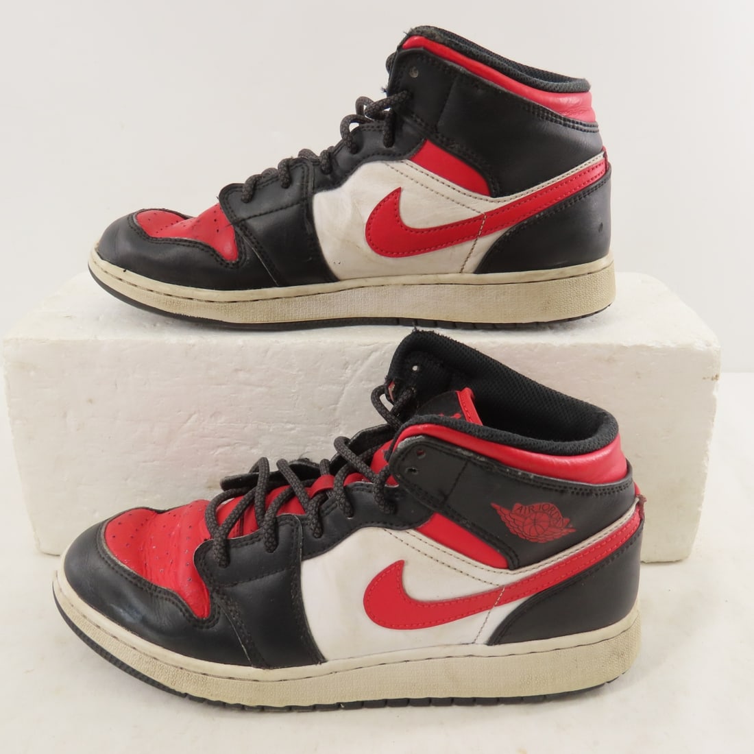 2 Pair Youth Nike Air Jordan 1 Mid Shoes - 15