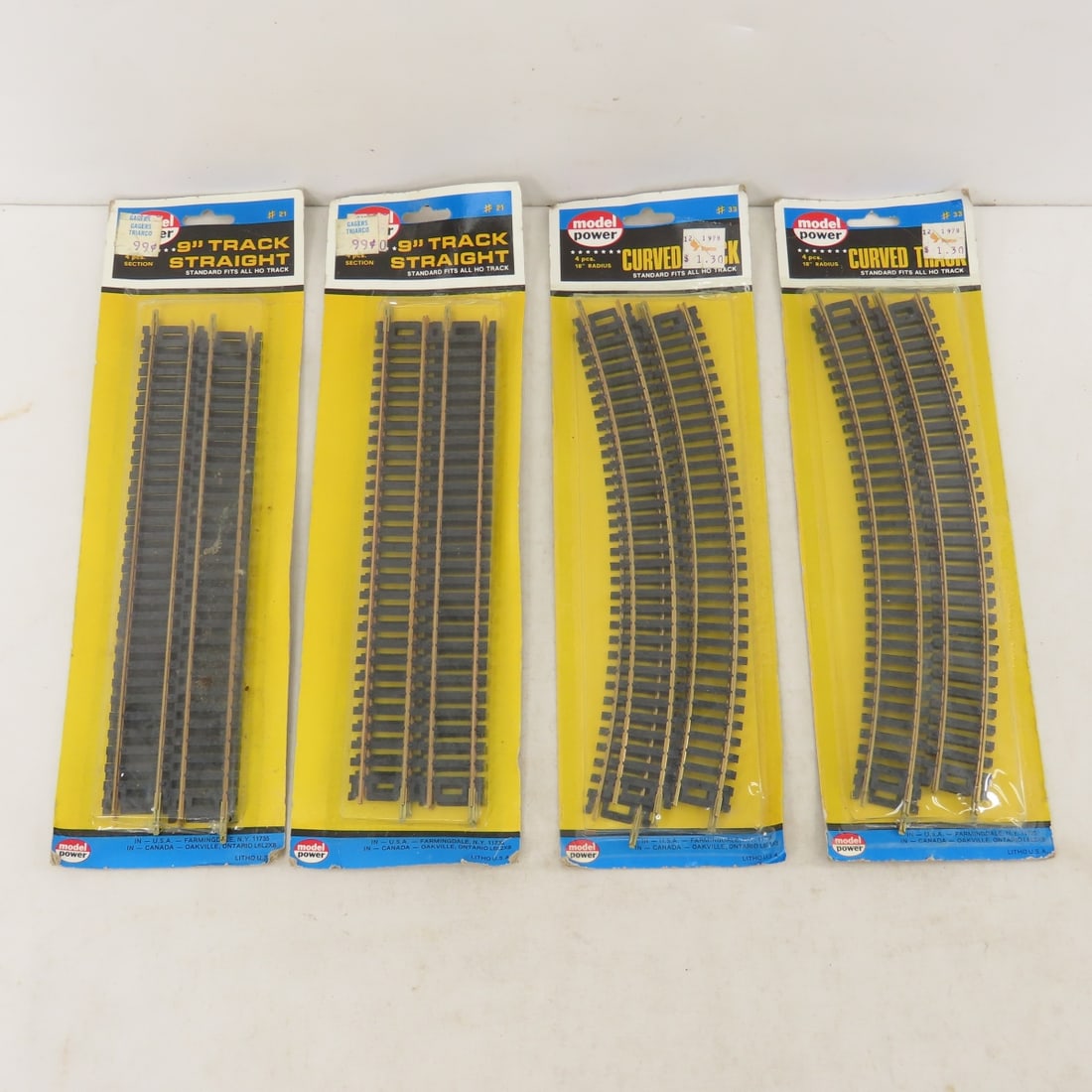 Model Power Santa FE Diesel HO Set & Accessories - 12