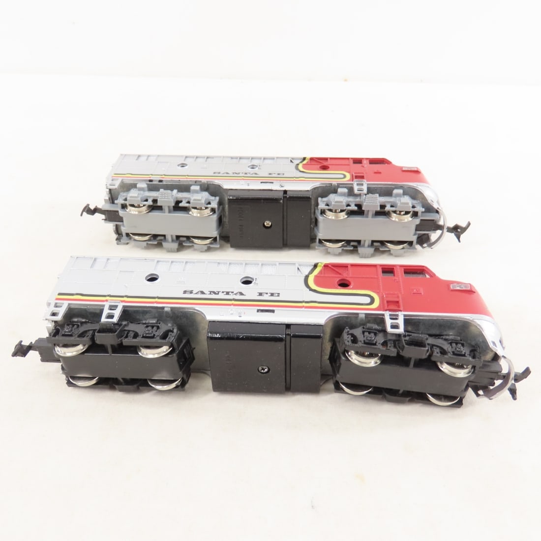 Model Power Santa FE Diesel HO Set & Accessories - 4