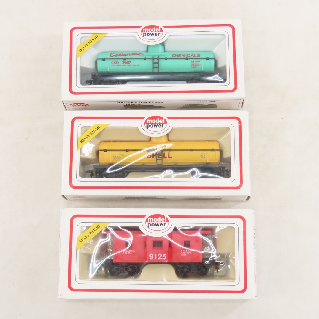 Model Power Santa FE Diesel HO Set & Accessories - 5