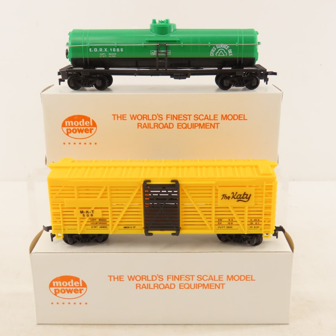 Model Power Santa FE Diesel HO Set & Accessories - 9