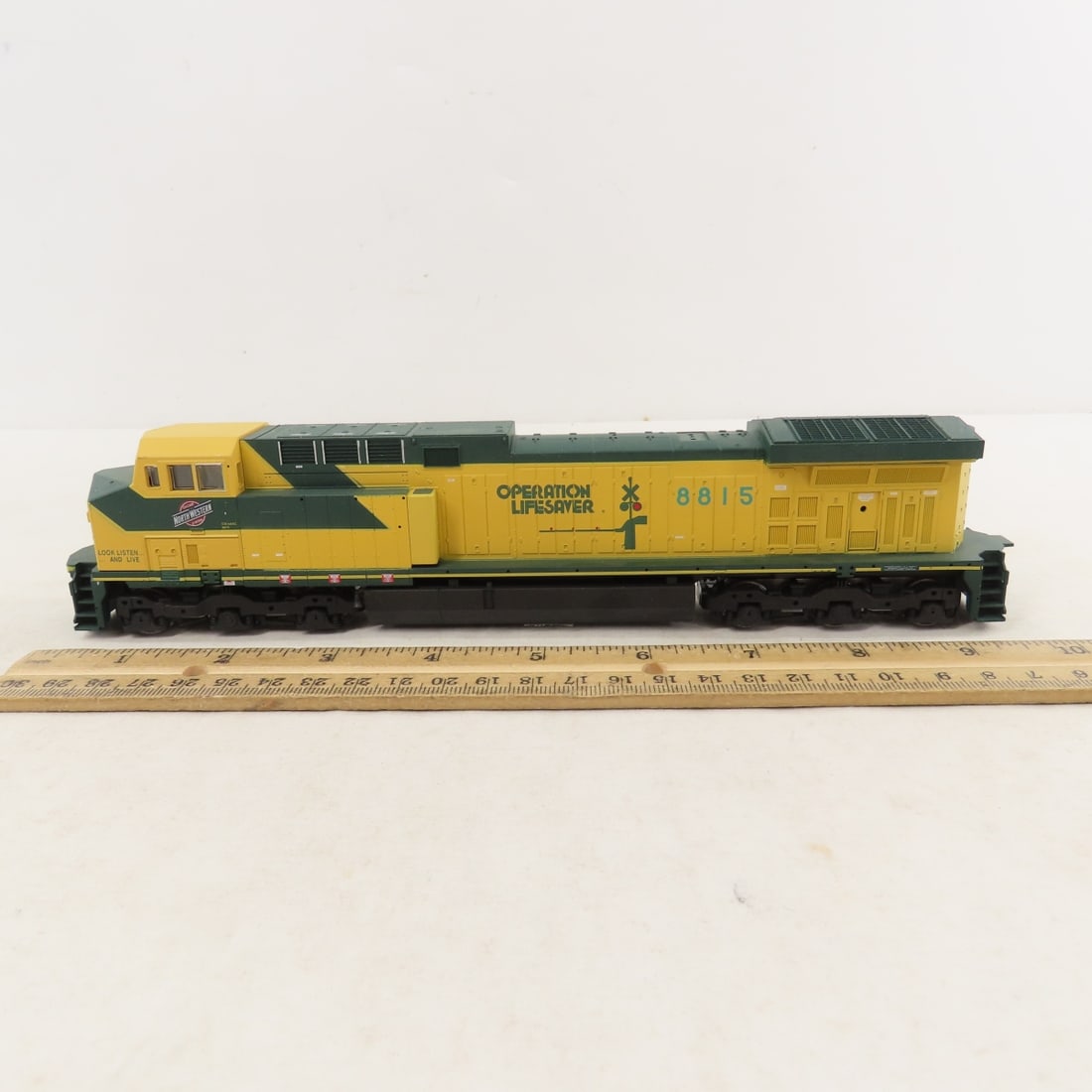 Athearn C&NW Operation Lifesaver 8815 HO Engine - 3