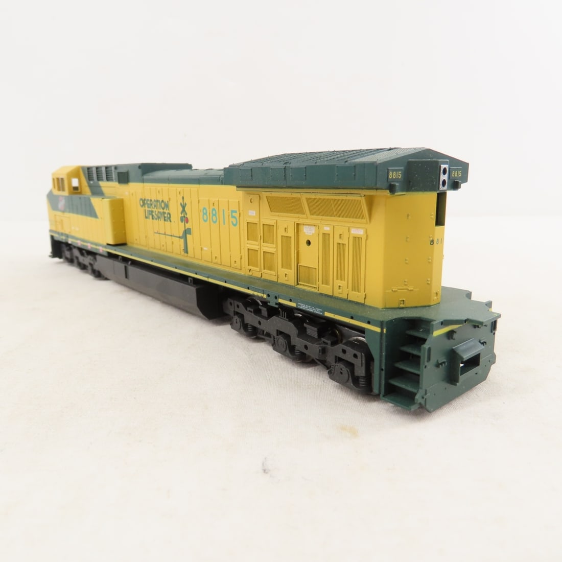 Athearn C&NW Operation Lifesaver 8815 HO Engine - 4