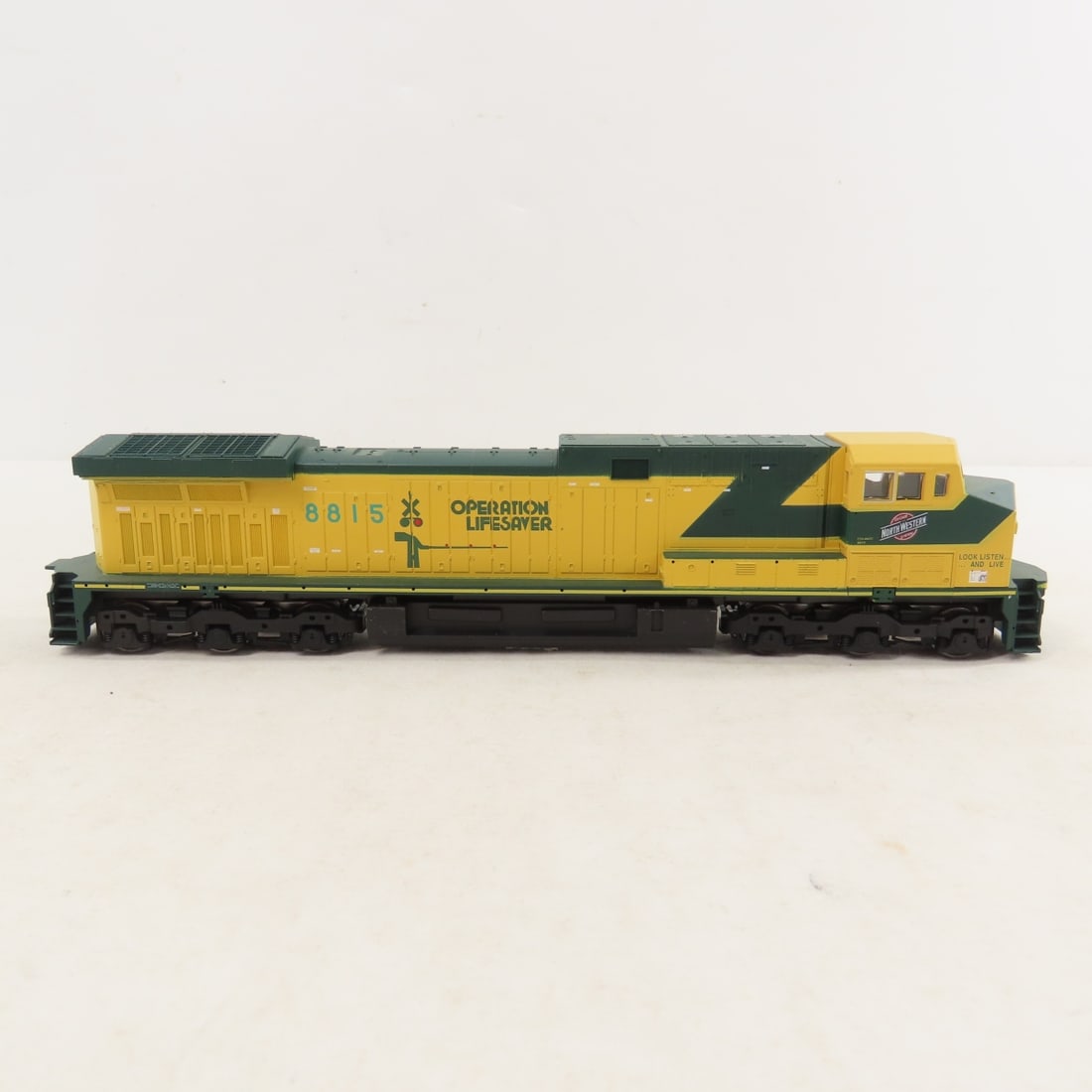 Athearn C&NW Operation Lifesaver 8815 HO Engine - 7