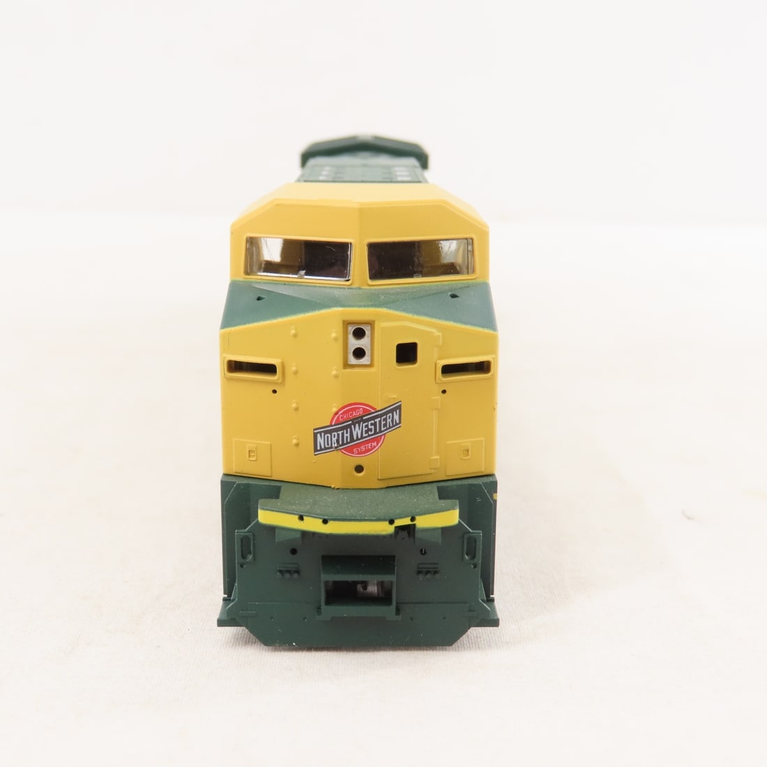 Athearn C&NW Operation Lifesaver 8815 HO Engine - 9