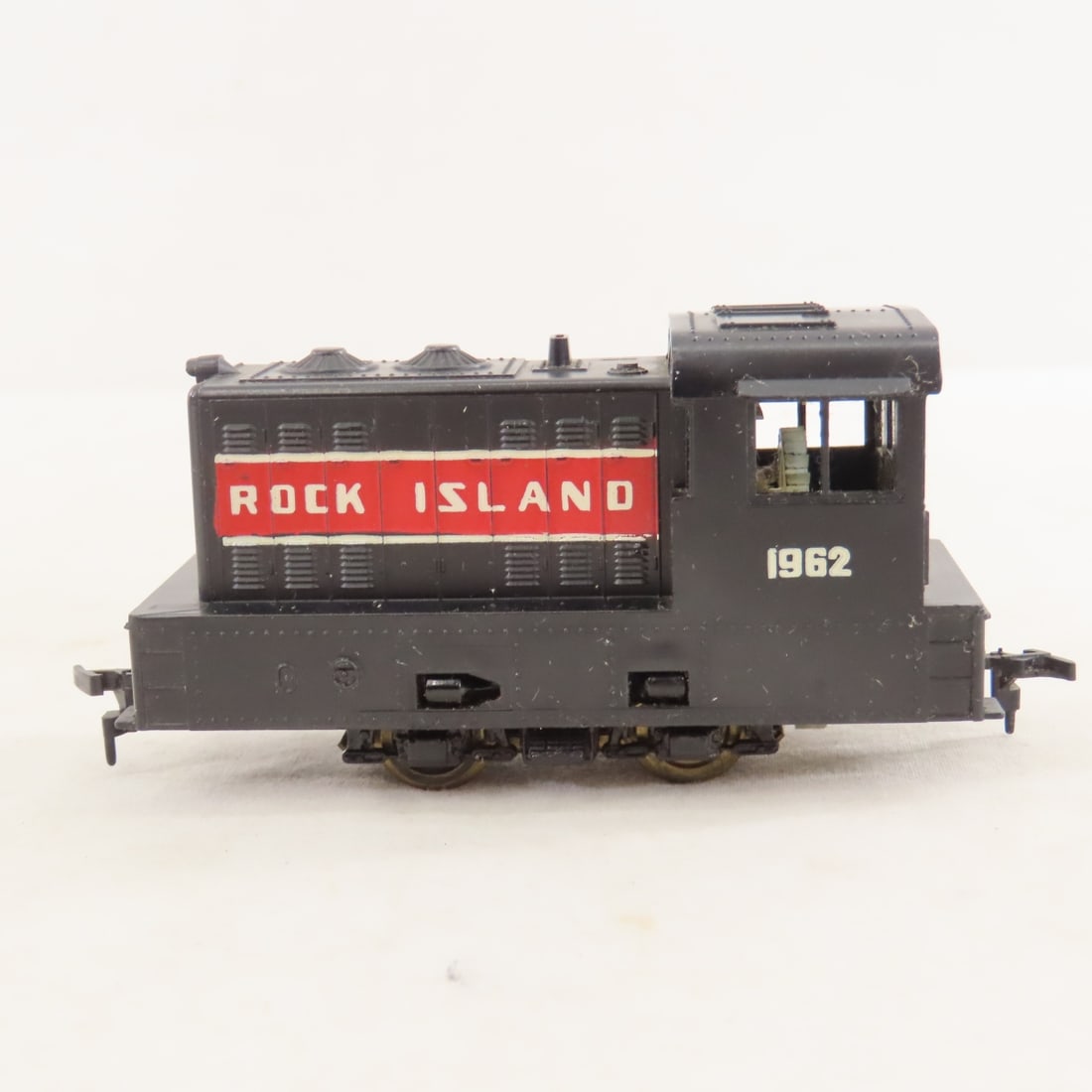 3 Rock Island Ho Scale Engines in Boxes - 5