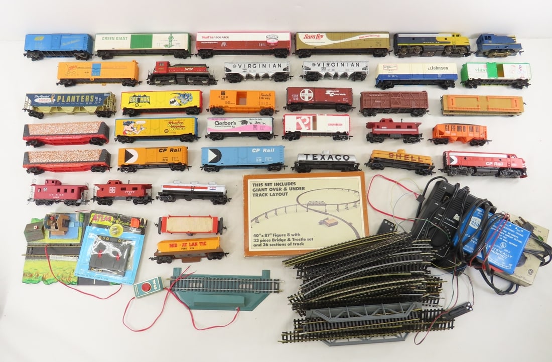 Assorted HO Scale Engines, Train Cars & Track (1 of 15)
