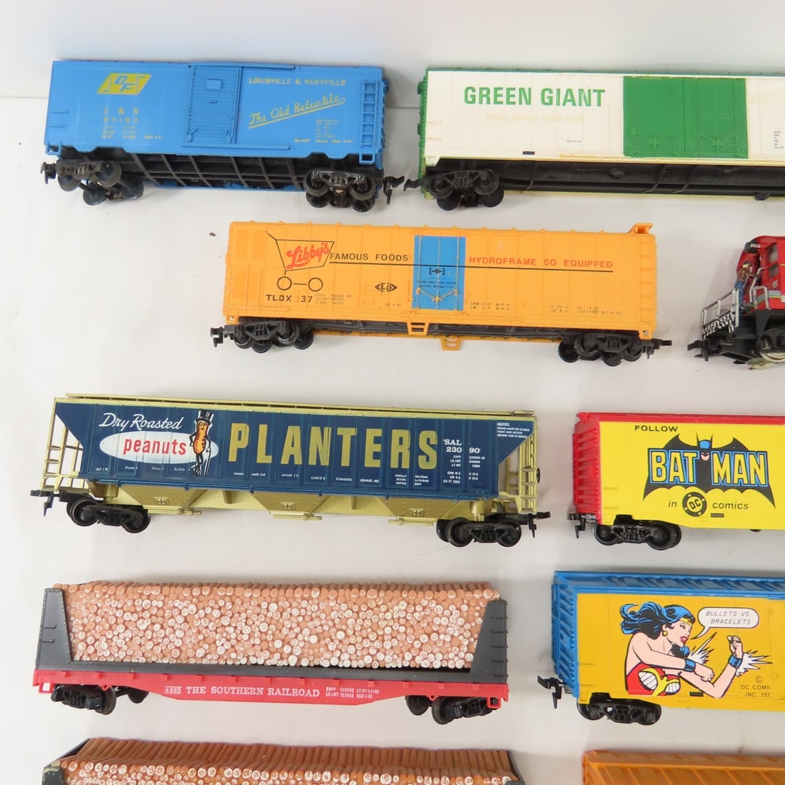 Assorted HO Scale Engines, Train Cars & Track - 2