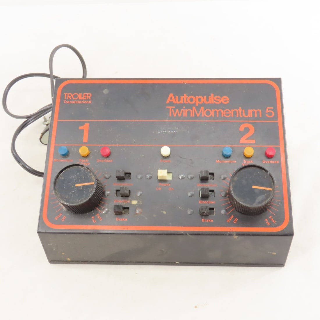7 HO Scale Transformers & Cab Control - 2