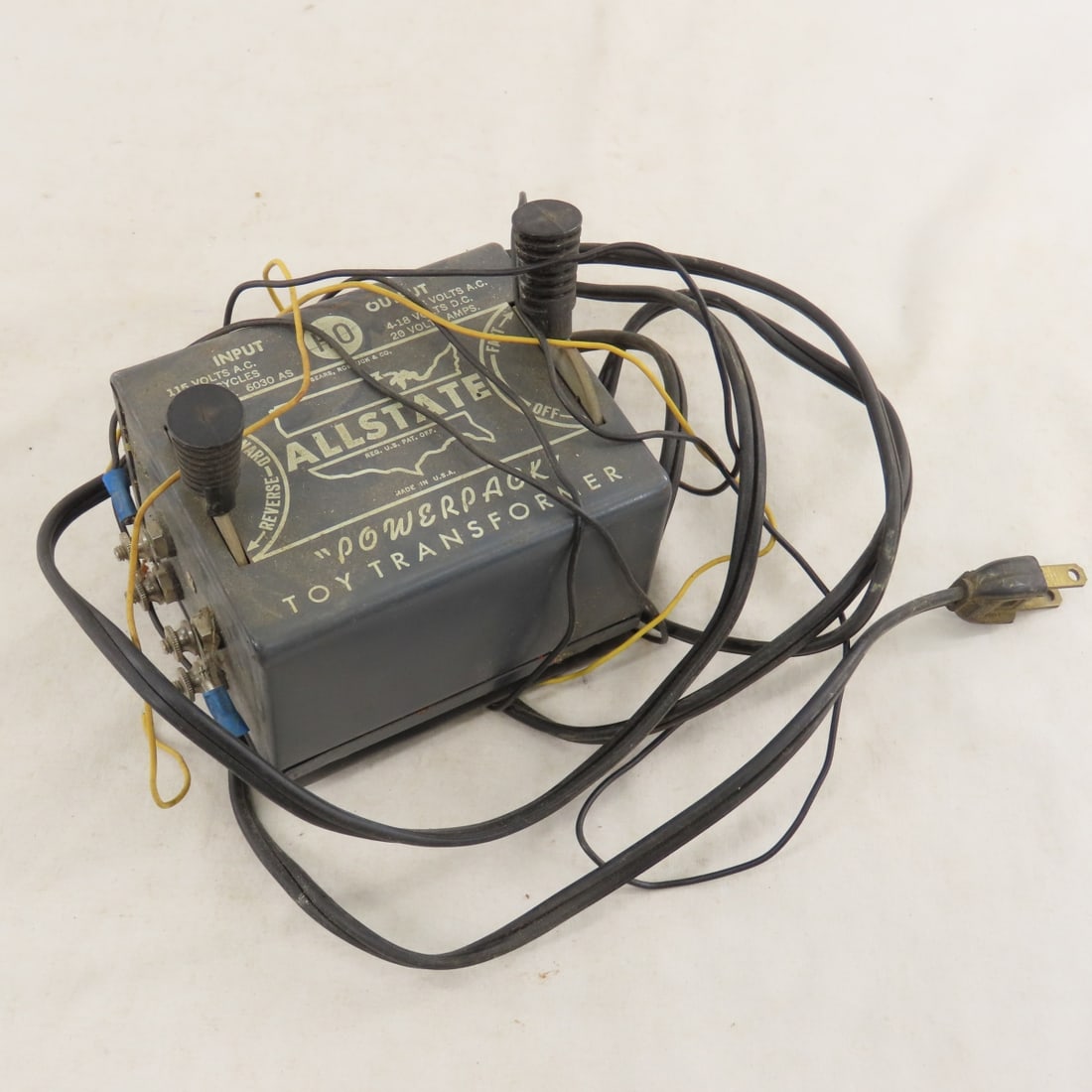 7 HO Scale Transformers & Cab Control - 7
