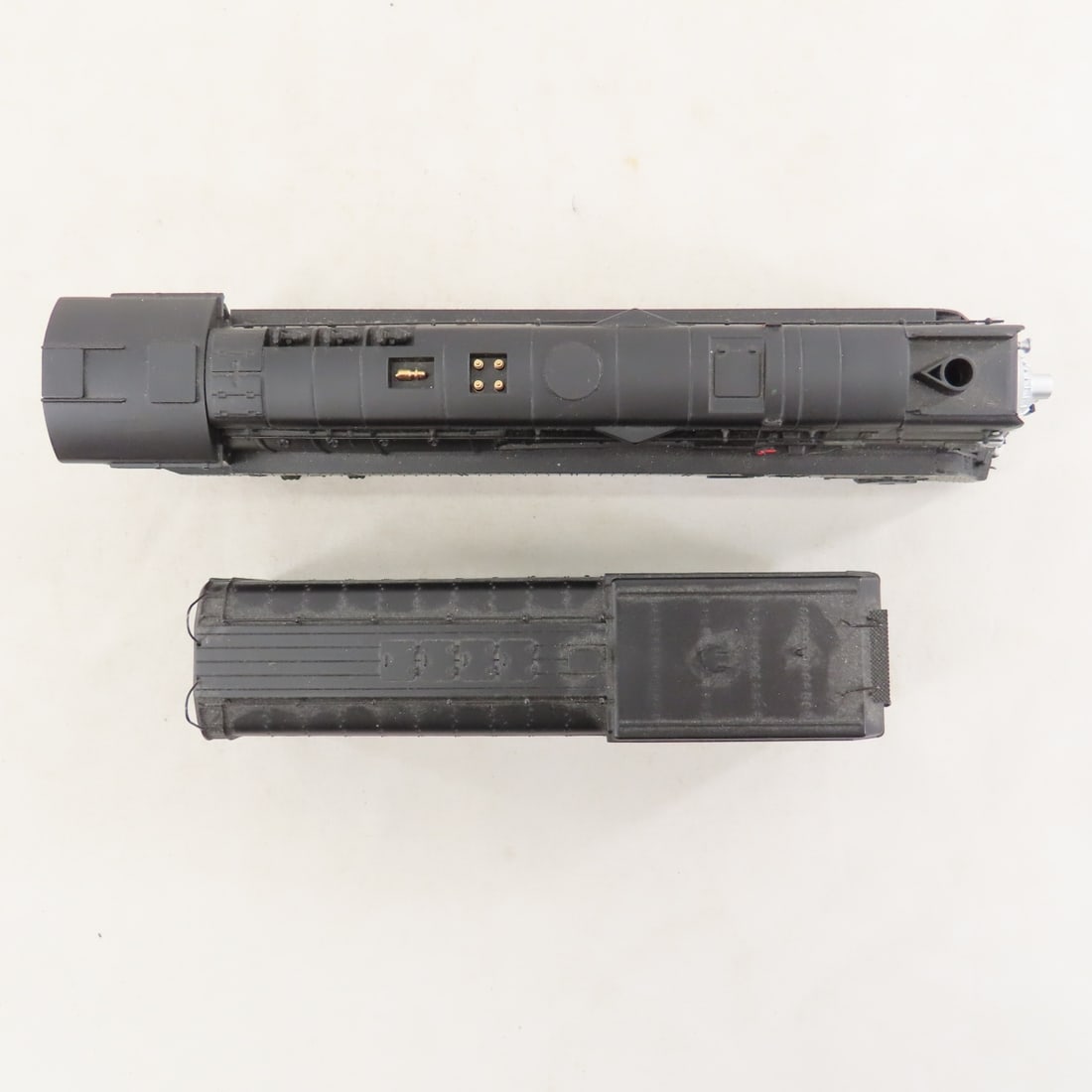 Bachmann SP Engine & Tender with 6 AHM Cars - 4