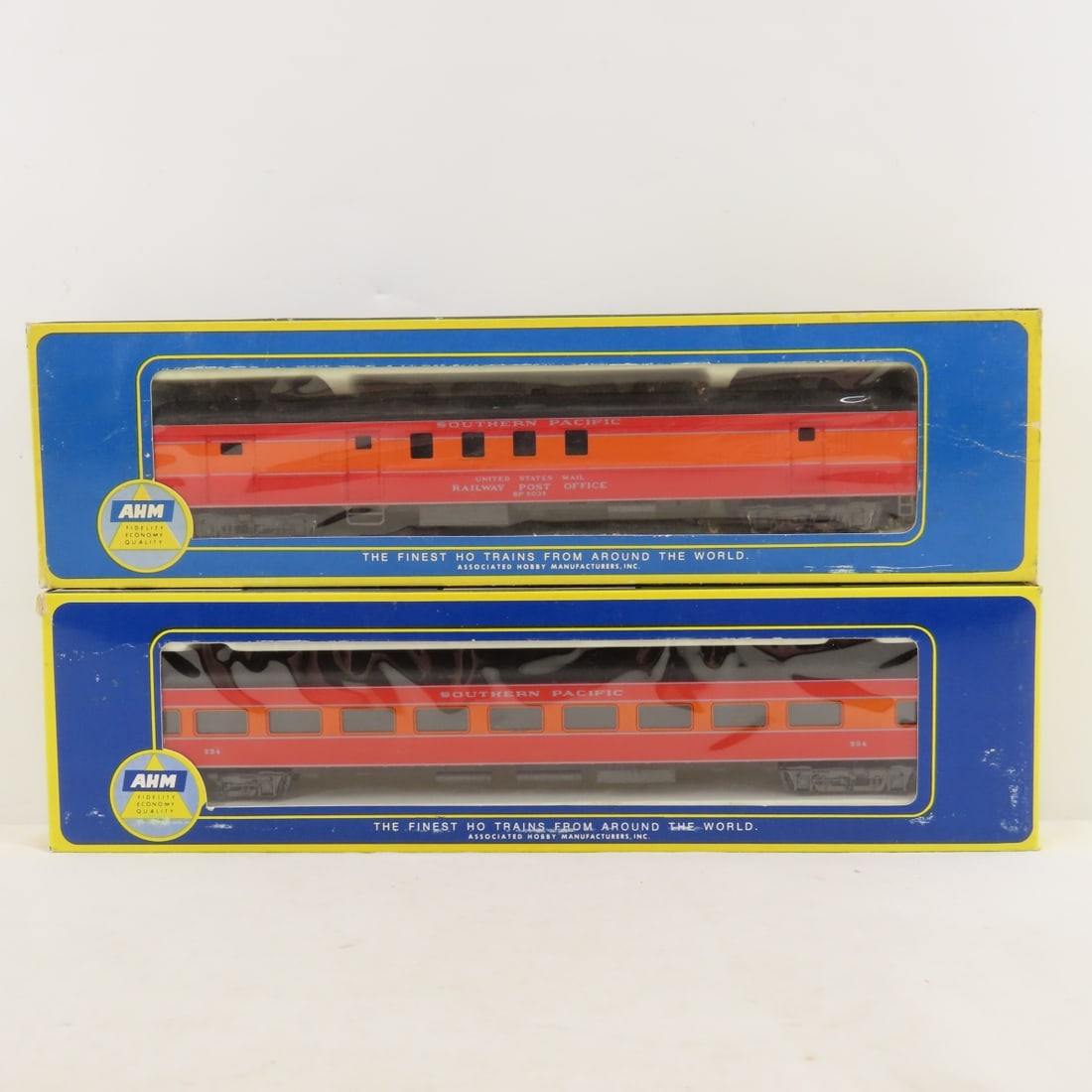 Bachmann SP Engine & Tender with 6 AHM Cars - 7