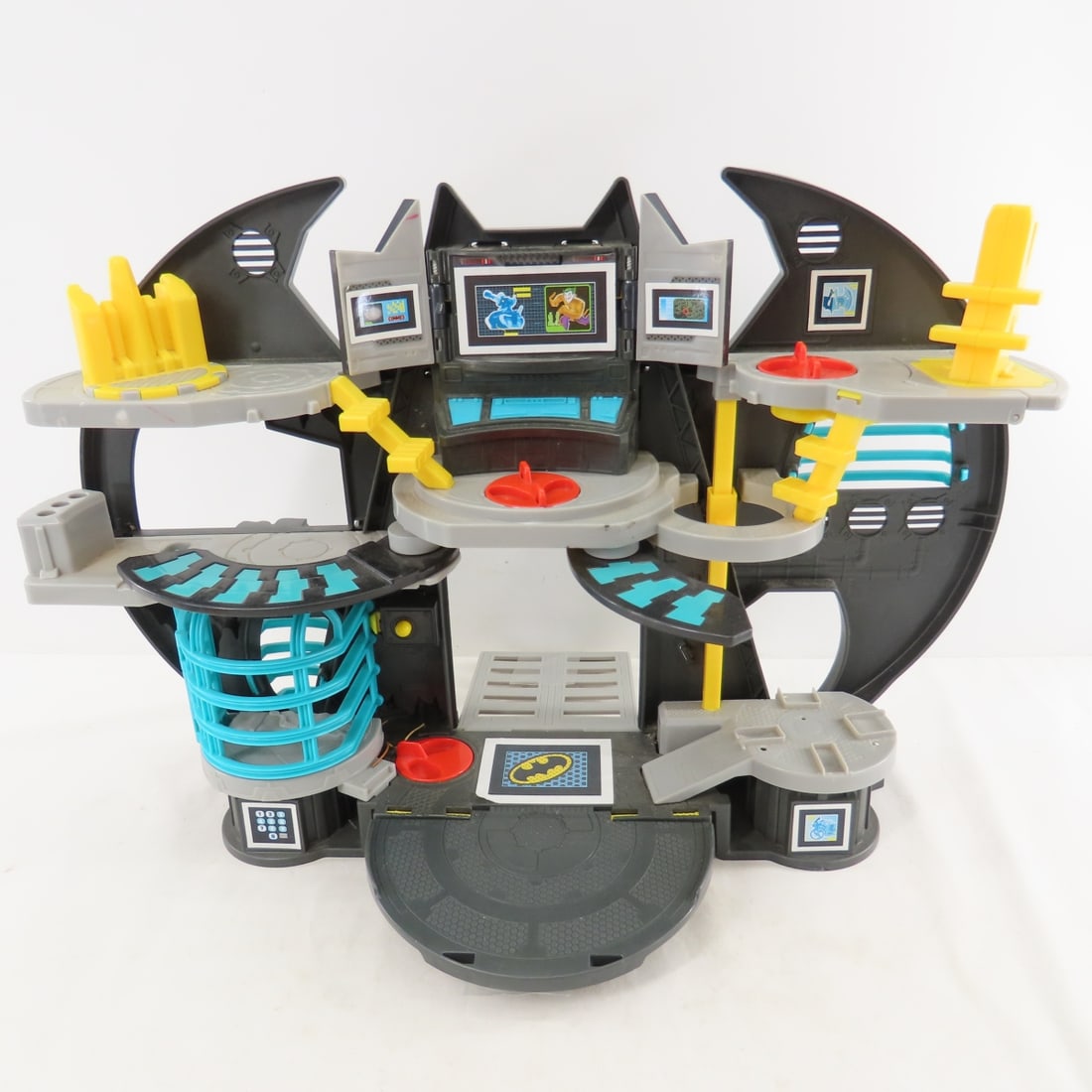 DC Friends Batcave & Batman Lives Accessories - 3