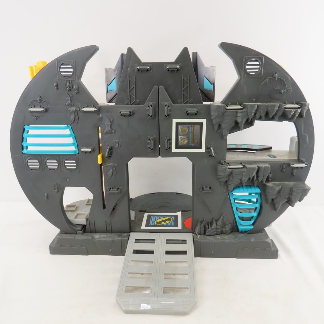 DC Friends Batcave & Batman Lives Accessories - 4