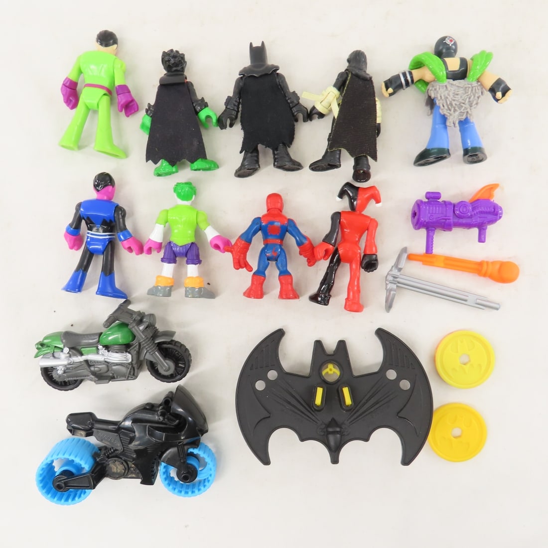 DC Friends Batcave & Batman Lives Accessories - 7