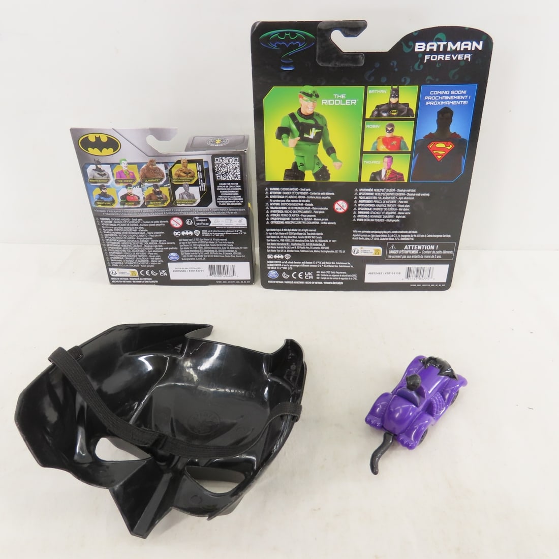 DC Friends Batcave & Batman Lives Accessories - 9