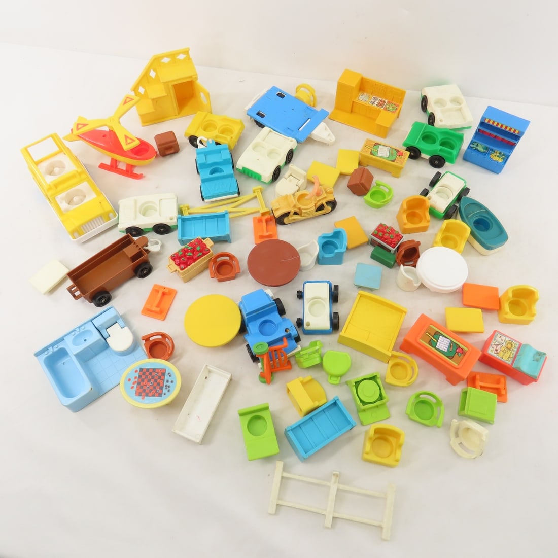 Vintage Fisher Price Little People & Accessories - 2