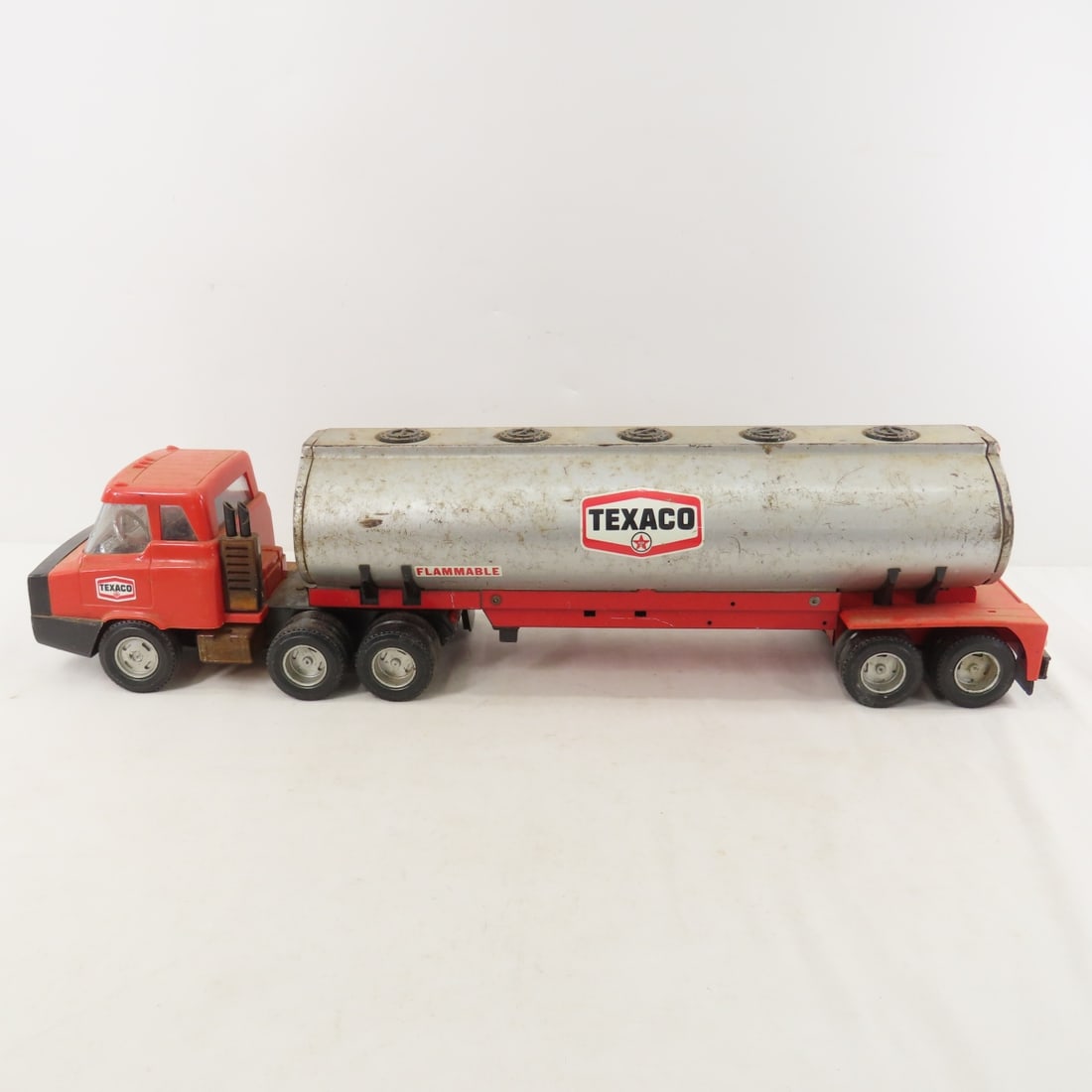 Texaco Tanker truck & other plastic & metal trucks - 4