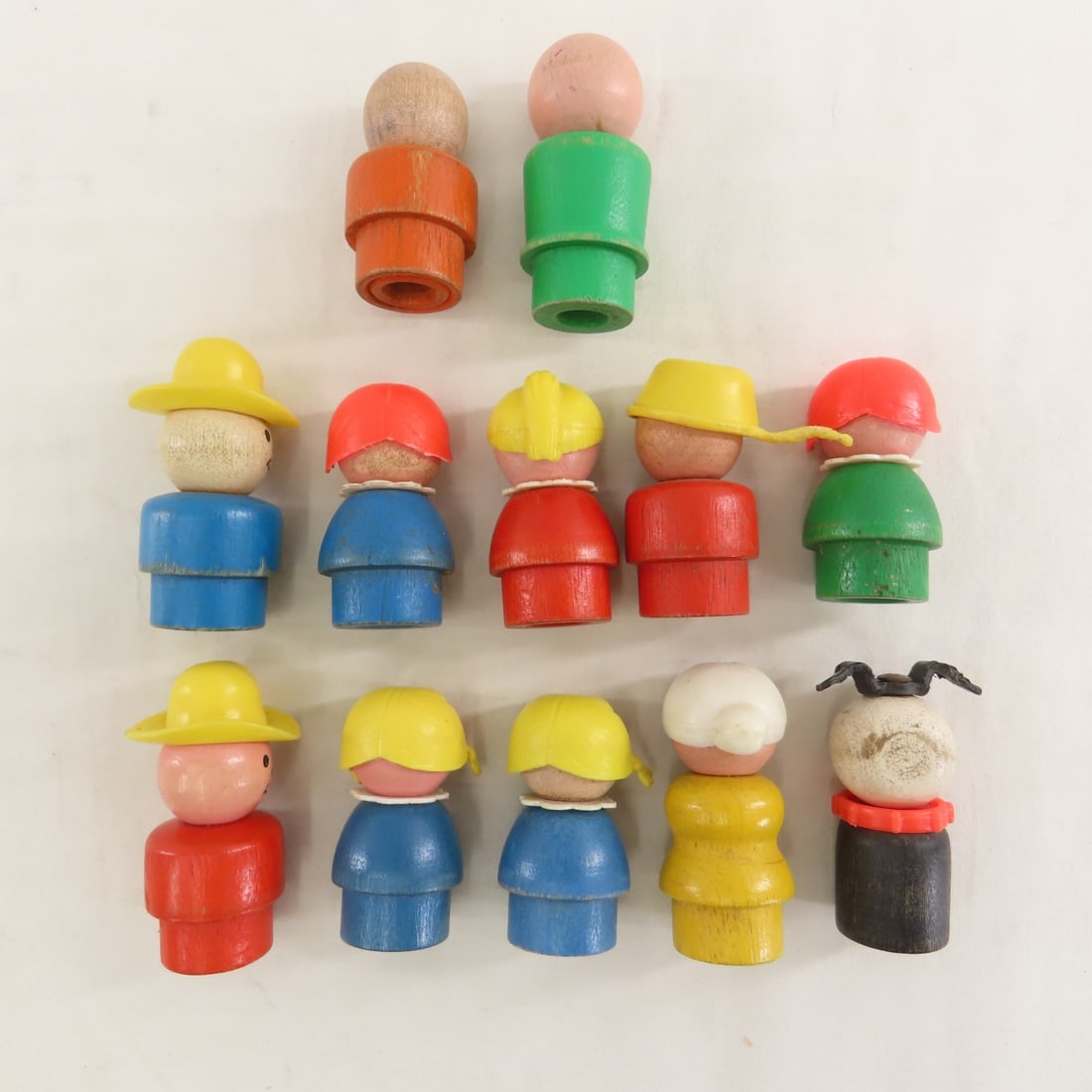 Vintage Fisher Price Wood Little People & Farm - 12