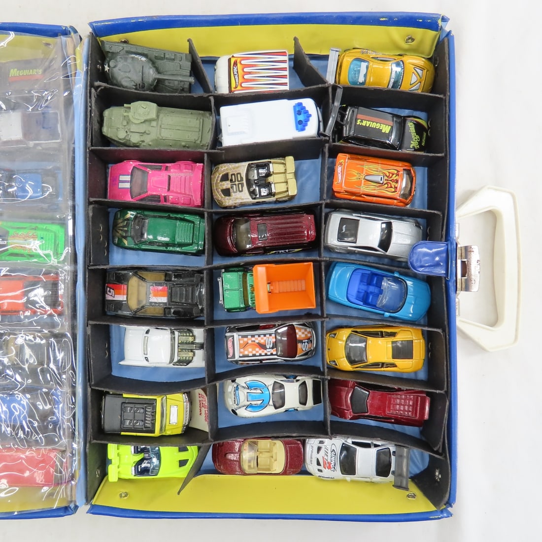 120 Hot Wheels & Matchbox cars in 3 cases - 4