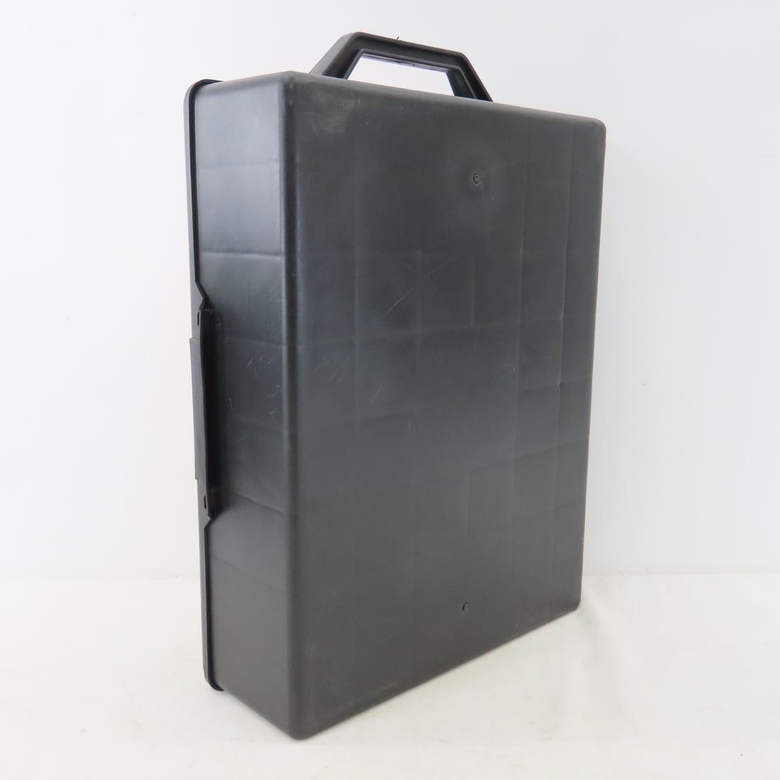 4 Hot Wheels Suitcase cases with 48 cars in each - 6