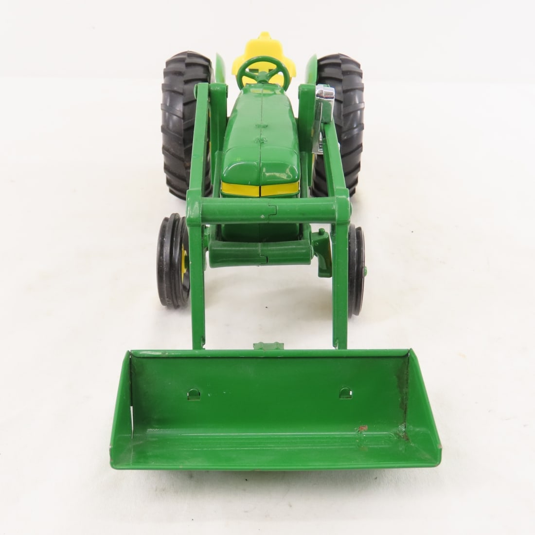 2 John Deere 1:16 Scale ERTL Tractors Spec Edition - 13