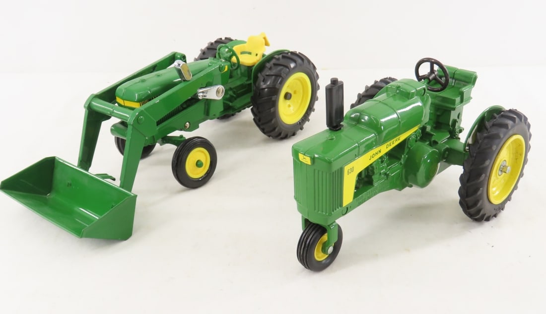 2 John Deere 1:16 Scale ERTL Tractors Spec Edition (1 of 16)
