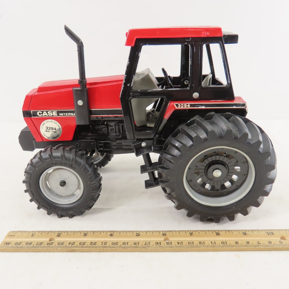 ERTL Case 3294, 800 & C90 Tractors 1:16 Scale - 9