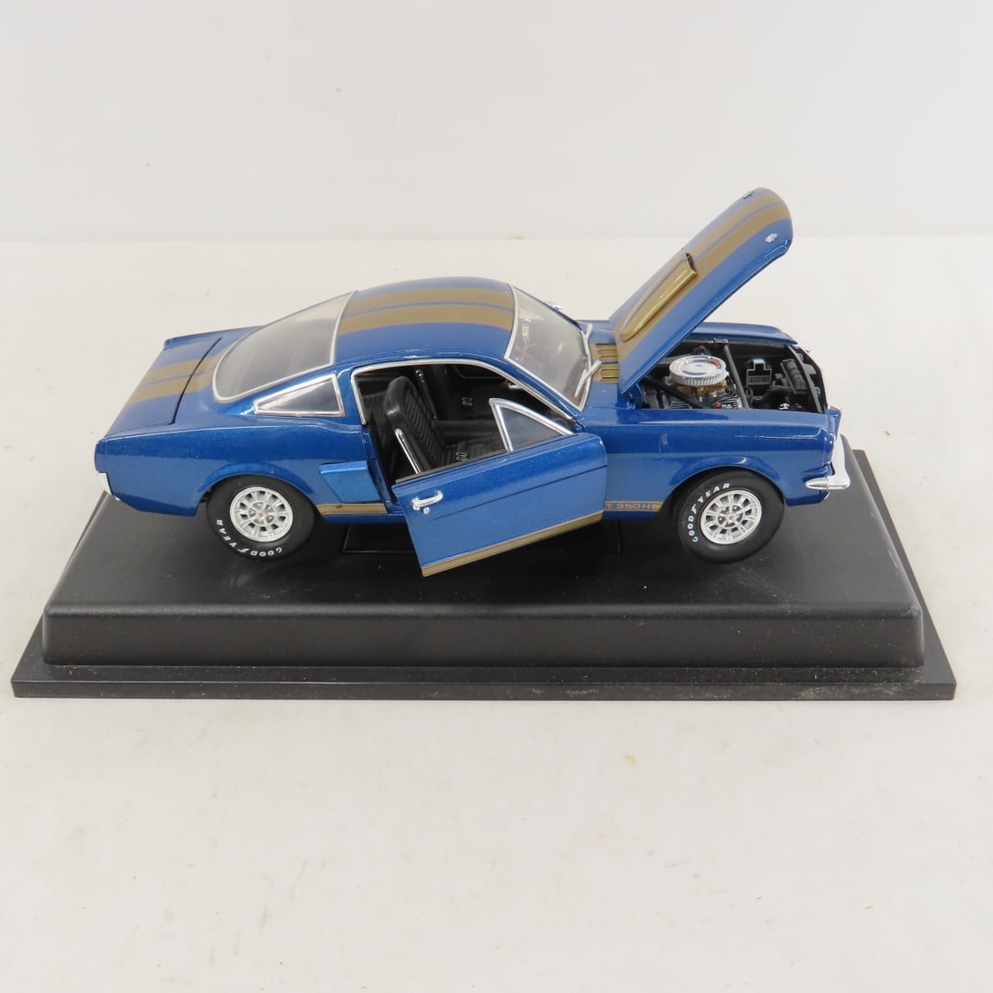 6 1/18 Scale Diecast Cars, Ford, Shelby & More - 2