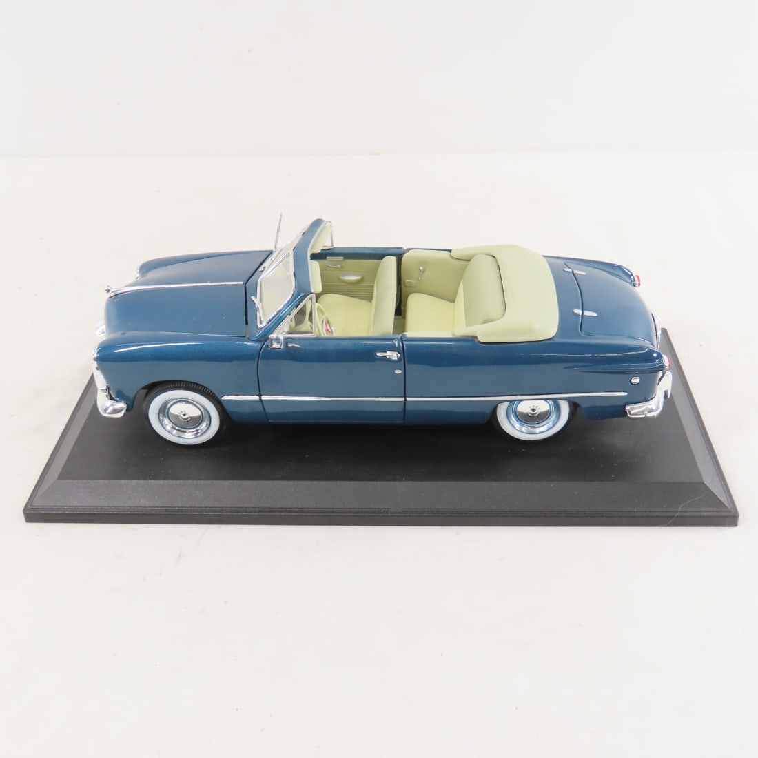 6 1/18 Scale Diecast Cars, Ford, Shelby & More - 7