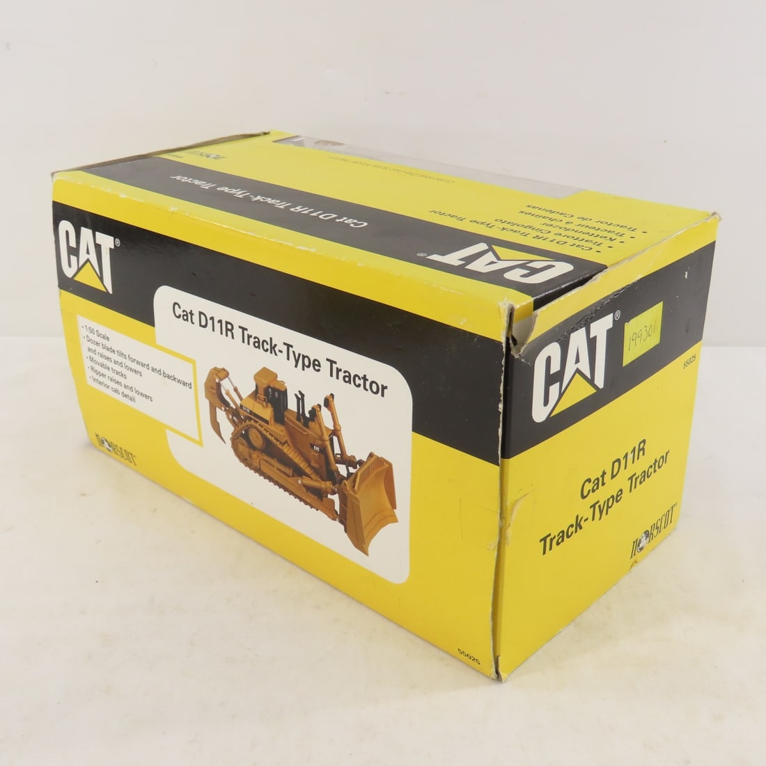 Norscot CAT 1:16, 1:50 Scale D11R & 2-Ton Tractors - 4