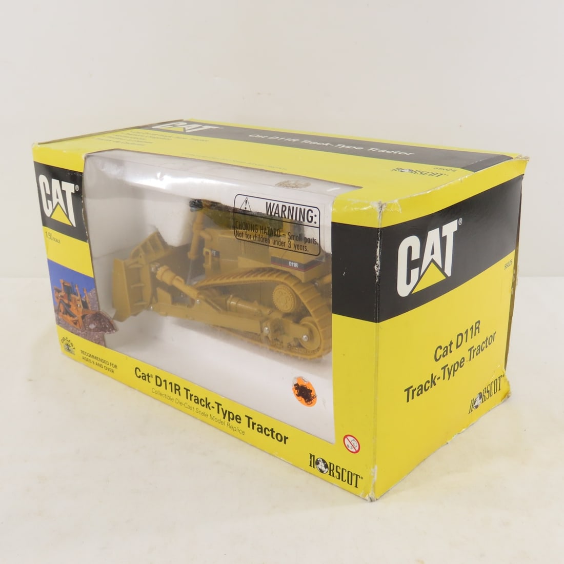 Norscot CAT 1:16, 1:50 Scale D11R & 2-Ton Tractors - 7