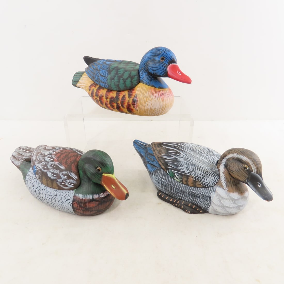 Collection of Ceramic & Plant Fiber Ducks Decor - 2