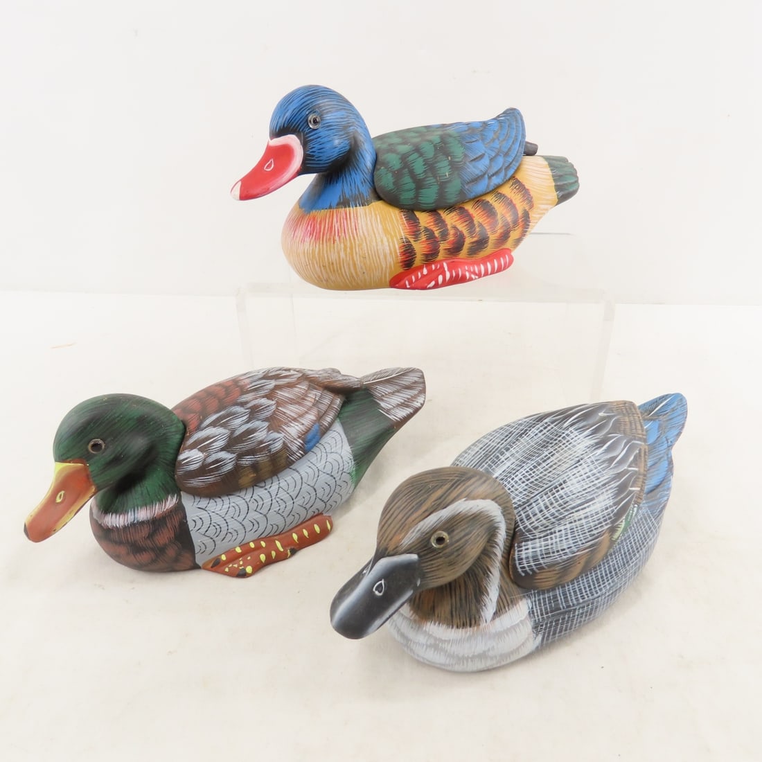 Collection of Ceramic & Plant Fiber Ducks Decor - 3
