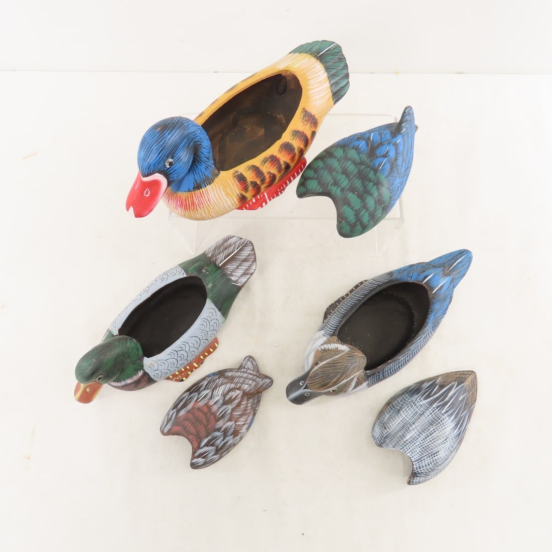 Collection of Ceramic & Plant Fiber Ducks Decor - 4