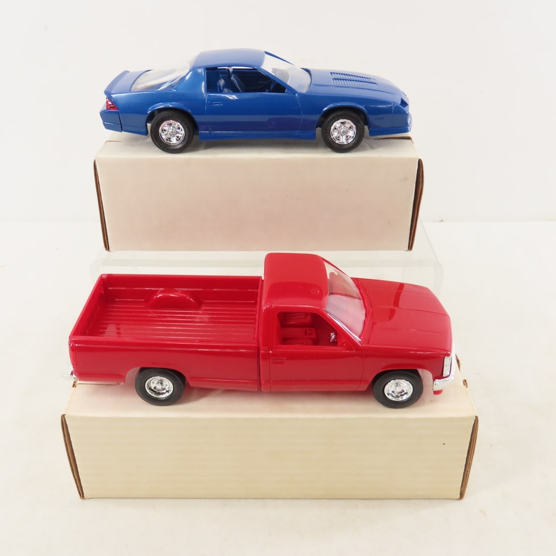 ERTL 1:25 Scale Promo Cars, Camaro, Beretta - 2