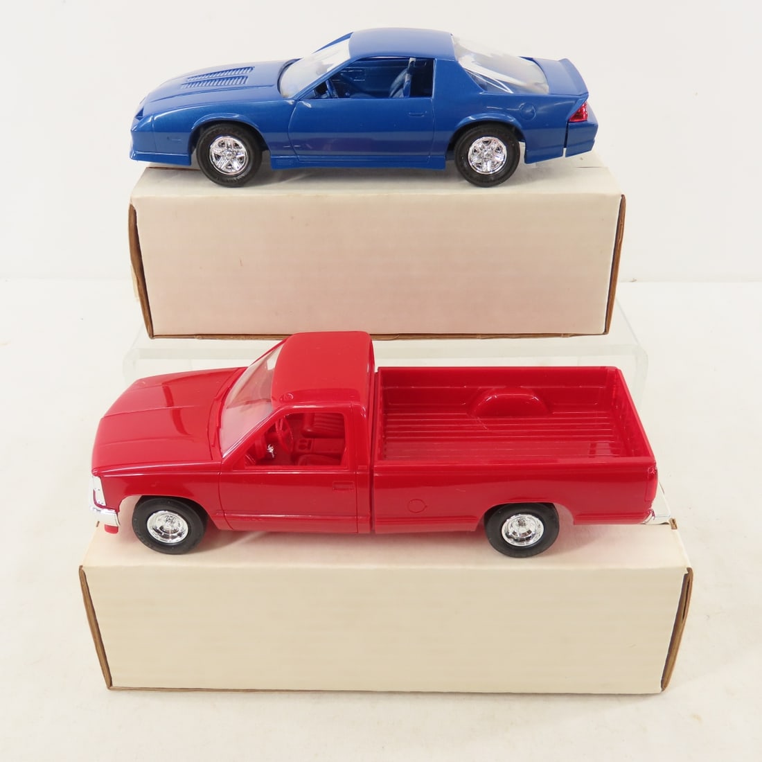 ERTL 1:25 Scale Promo Cars, Camaro, Beretta - 3