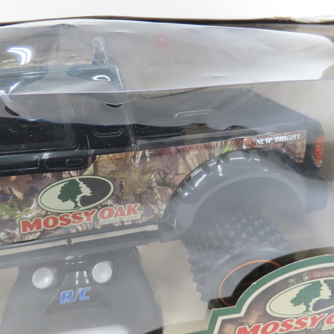New Bright Mossy Oak RC Truck in Box - 8