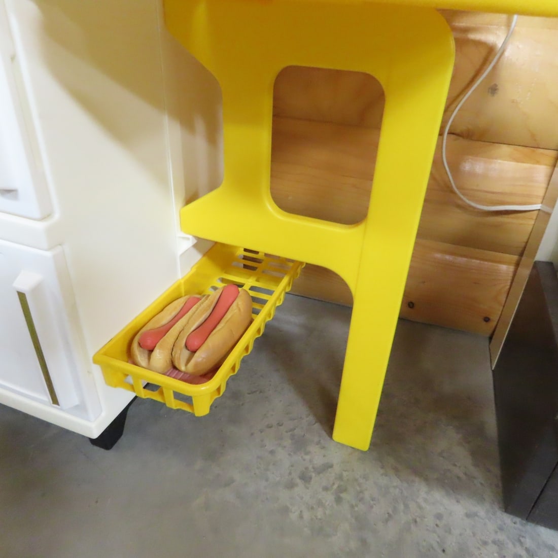 1980's Fisher Price Kitchen & More - 8