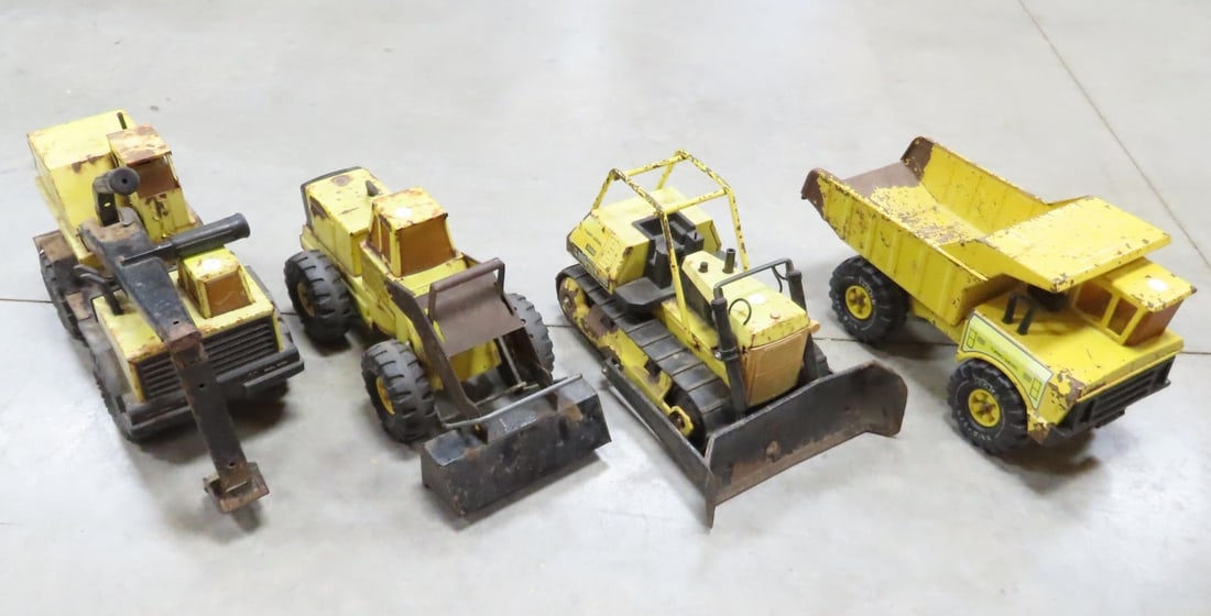 Vintage Tonka Bulldozer, Backhoe, Front End Loader (1 of 18)