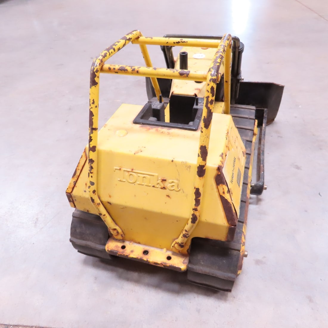 Vintage Tonka Bulldozer, Backhoe, Front End Loader - 9