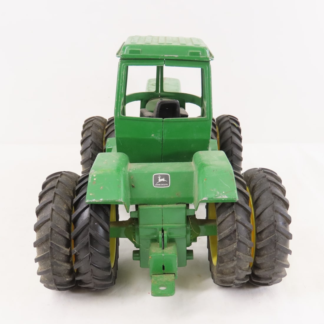 ERTL 1:16 Scale John Deere 8640 4WD Tractor - 4